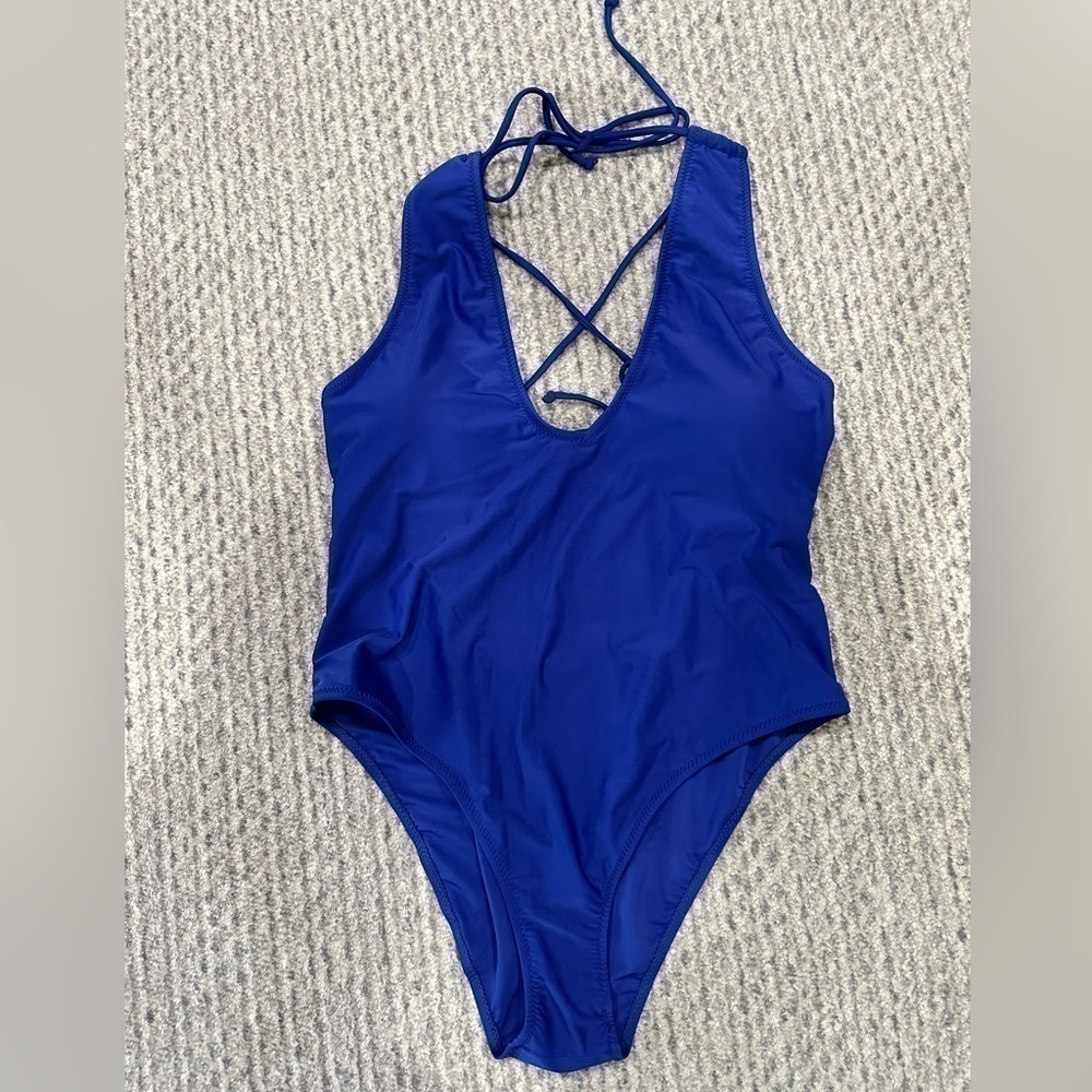 Cupshe navy blue one pice with ties, NWT!!